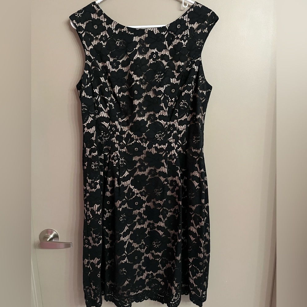 Vince Camuto | Lace Dress